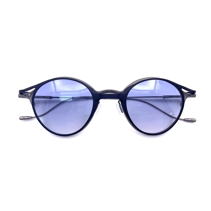 Retro Titanium Glasses With Foldable Sunglasses Clip